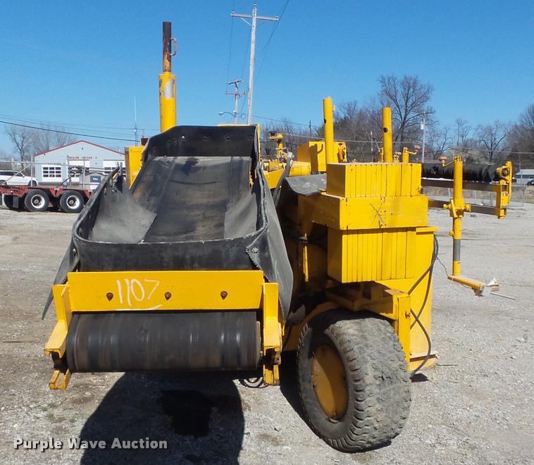 image for item K7699 1995 Puckett Bros 850SF curb machine