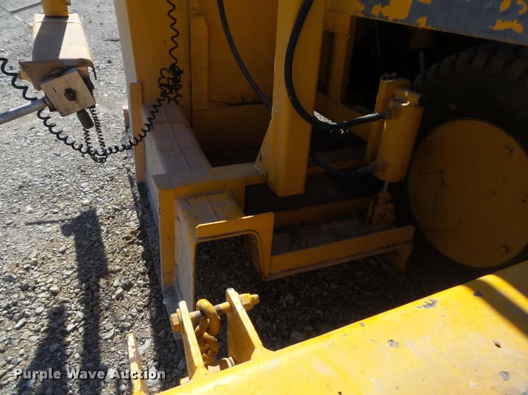 image for item K7699 1995 Puckett Bros 850SF curb machine