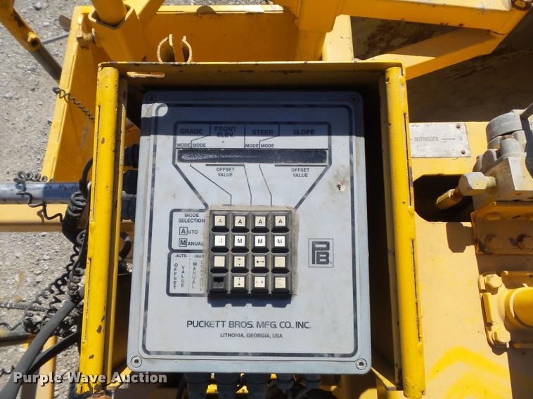 image for item K7699 1995 Puckett Bros 850SF curb machine