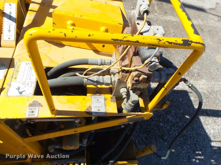 image for item K7699 1995 Puckett Bros 850SF curb machine