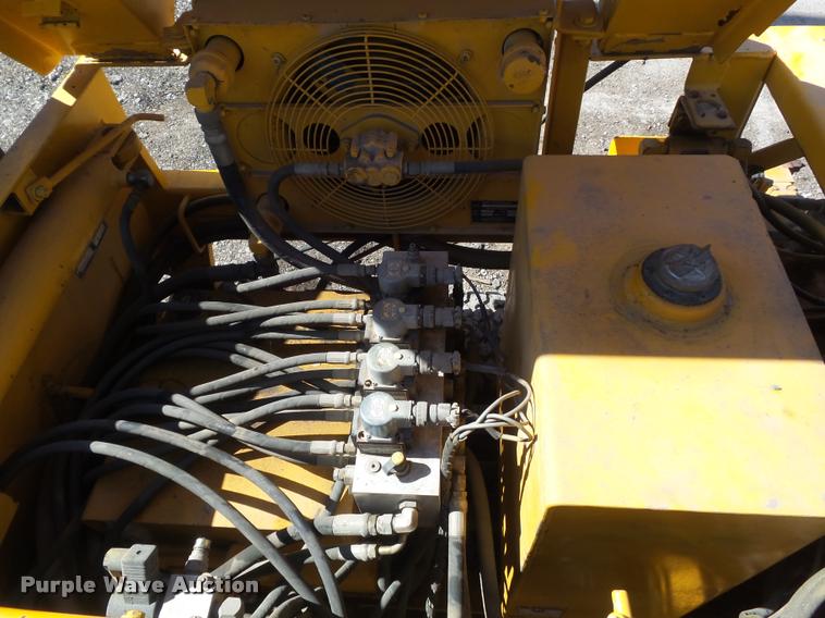 image for item K7699 1995 Puckett Bros 850SF curb machine