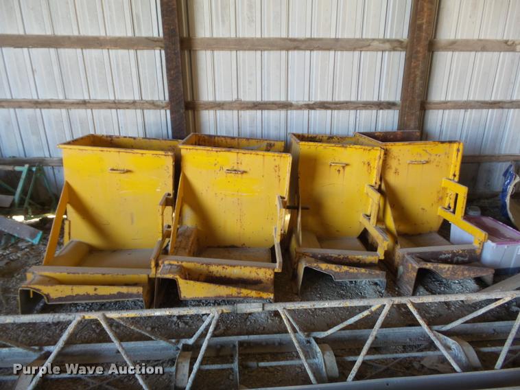 image for item K7699 1995 Puckett Bros 850SF curb machine