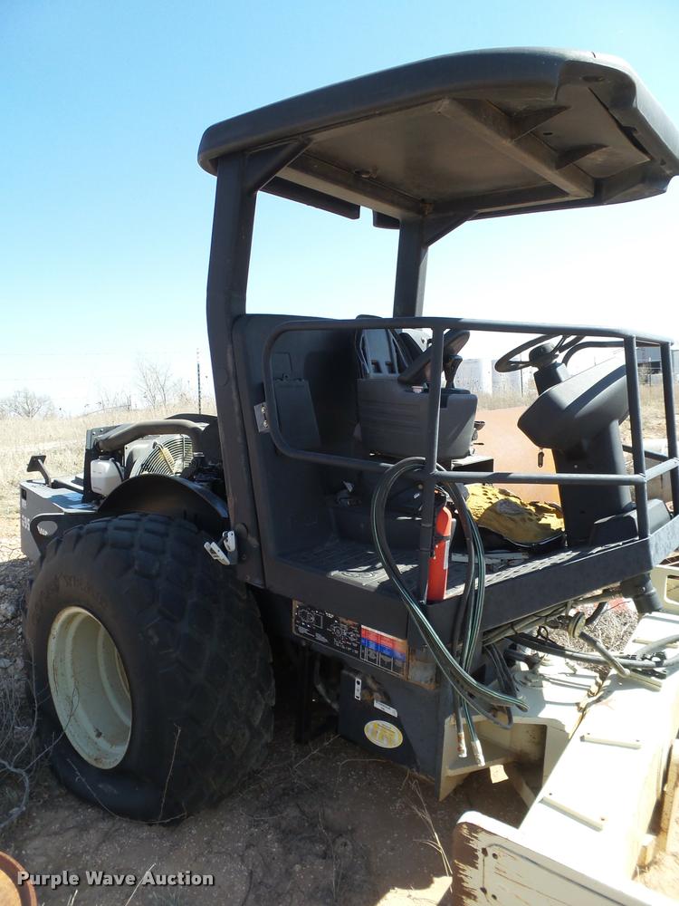 image for item L1601 Ingersoll Rand SD-70DTF single drum roller