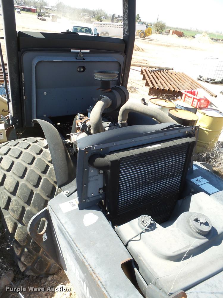 image for item L1601 Ingersoll Rand SD-70DTF single drum roller