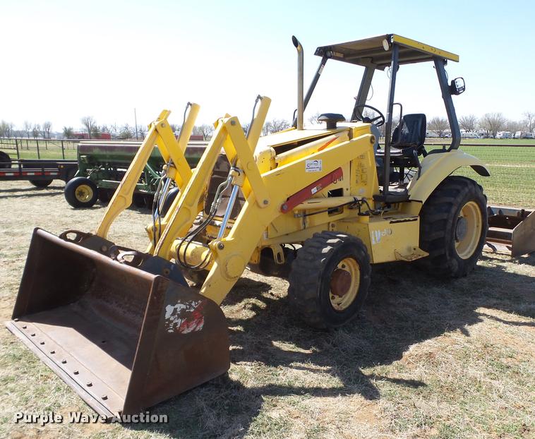 image for item L1602 2005 New Holland LV80 loader tractor