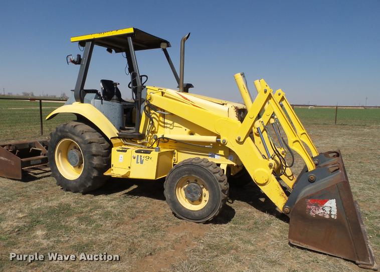 image for item L1602 2005 New Holland LV80 loader tractor