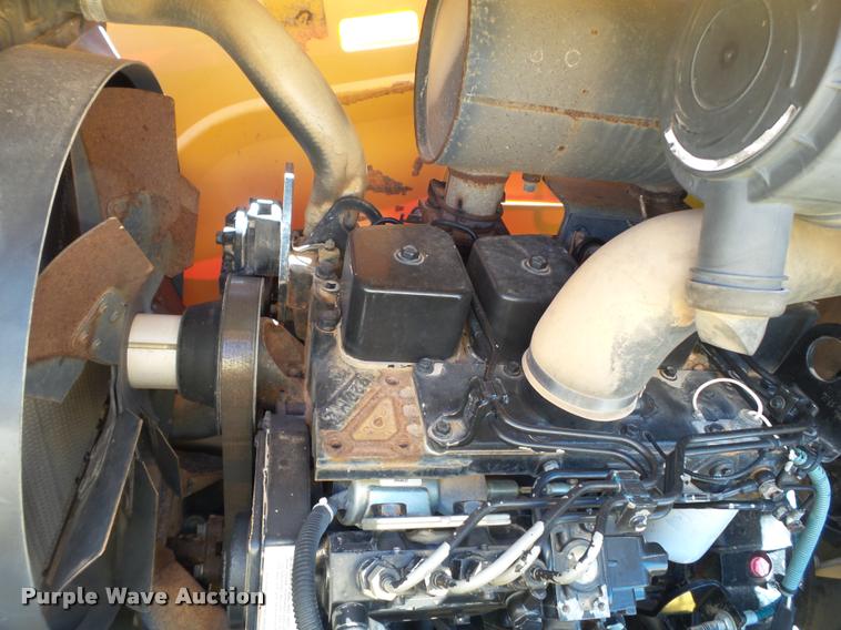 image for item L1602 2005 New Holland LV80 loader tractor