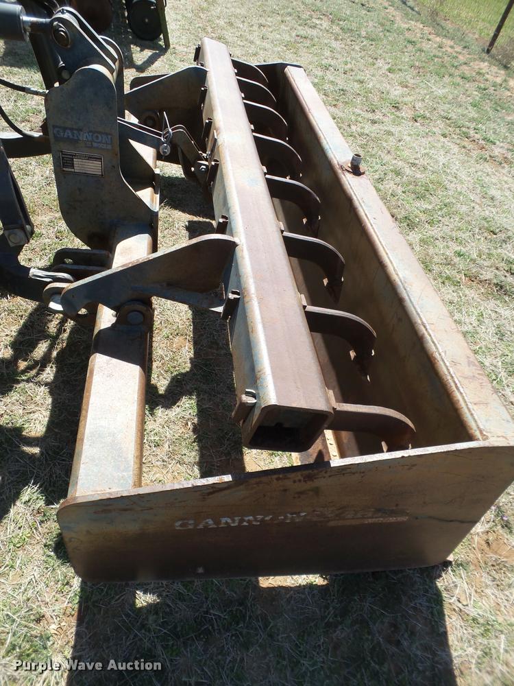 image for item L1602 2005 New Holland LV80 loader tractor