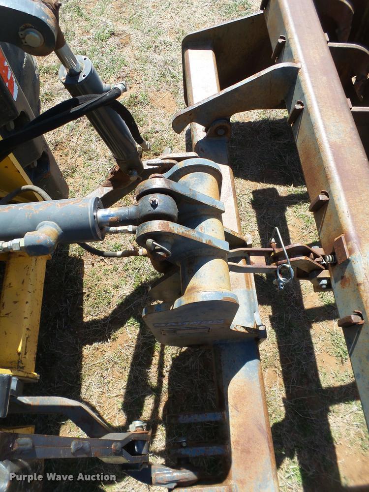 image for item L1602 2005 New Holland LV80 loader tractor