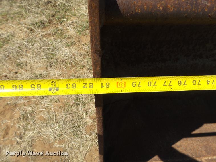 image for item L1602 2005 New Holland LV80 loader tractor