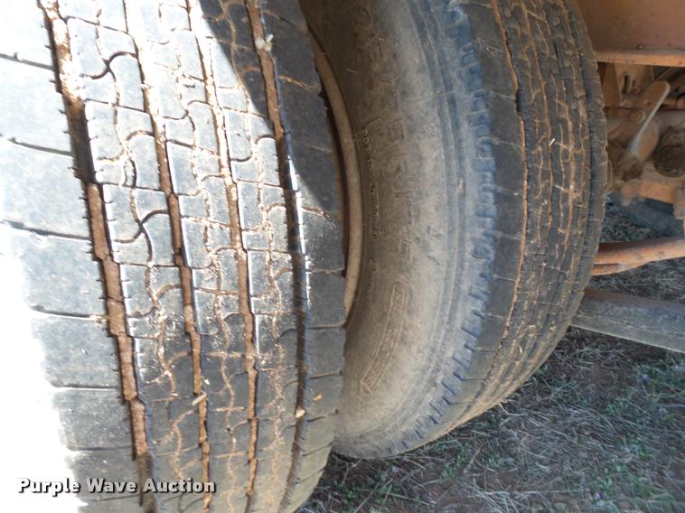 image for item L1606 1995 Hudson equipment trailer