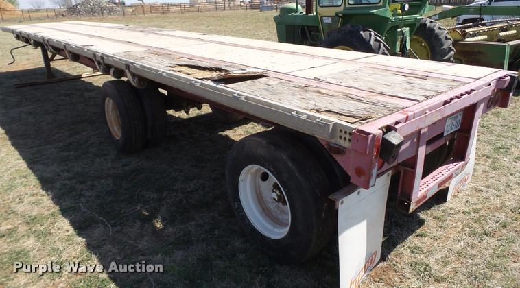 image for item L1609 1995 Utility FS2CHAE flatbed trailer