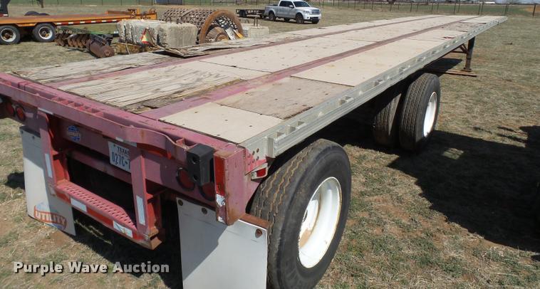 image for item L1609 1995 Utility FS2CHAE flatbed trailer