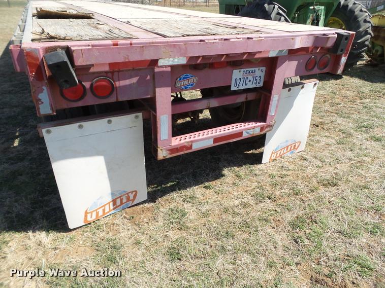image for item L1609 1995 Utility FS2CHAE flatbed trailer