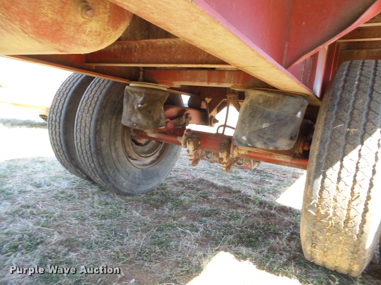 image for item L1609 1995 Utility FS2CHAE flatbed trailer