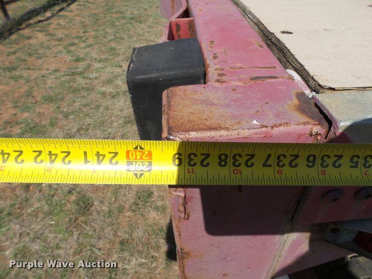 image for item L1609 1995 Utility FS2CHAE flatbed trailer