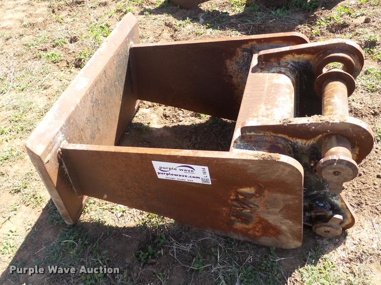 image for item L1614 Excavator scraper/packer