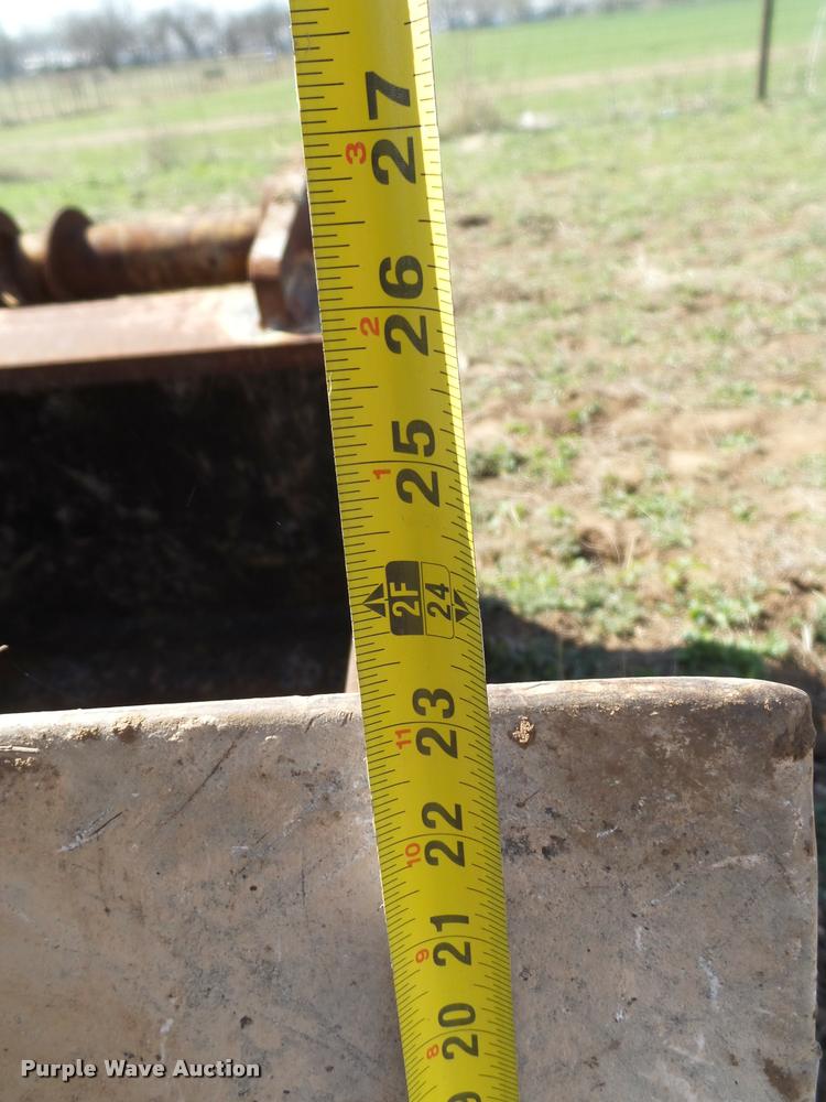 image for item L1614 Excavator scraper/packer