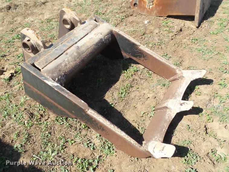 image for item L1615 Excavator digging attachment