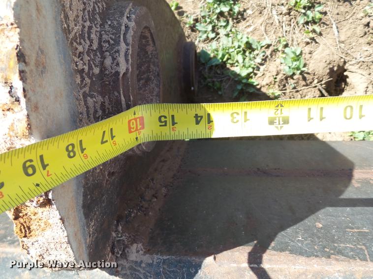 image for item L1615 Excavator digging attachment