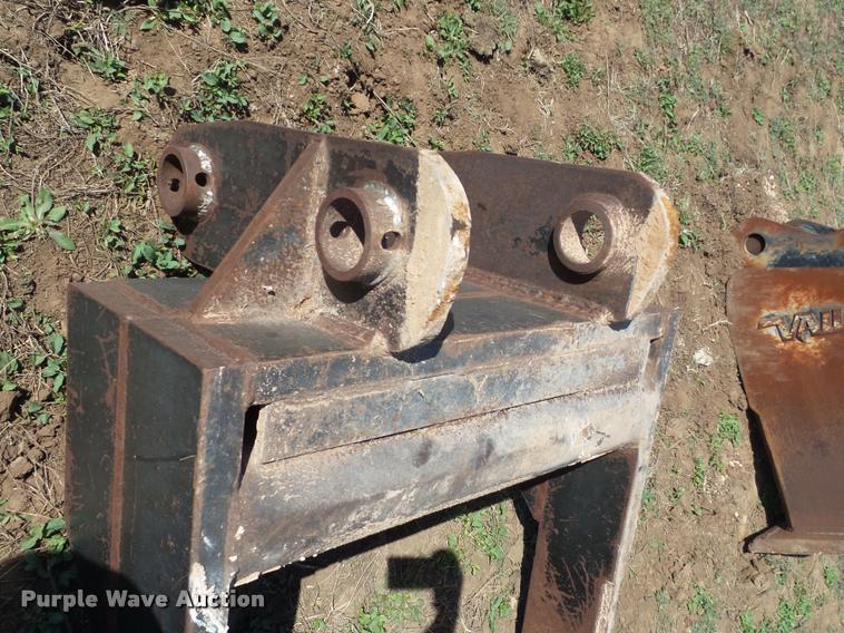 image for item L1615 Excavator digging attachment