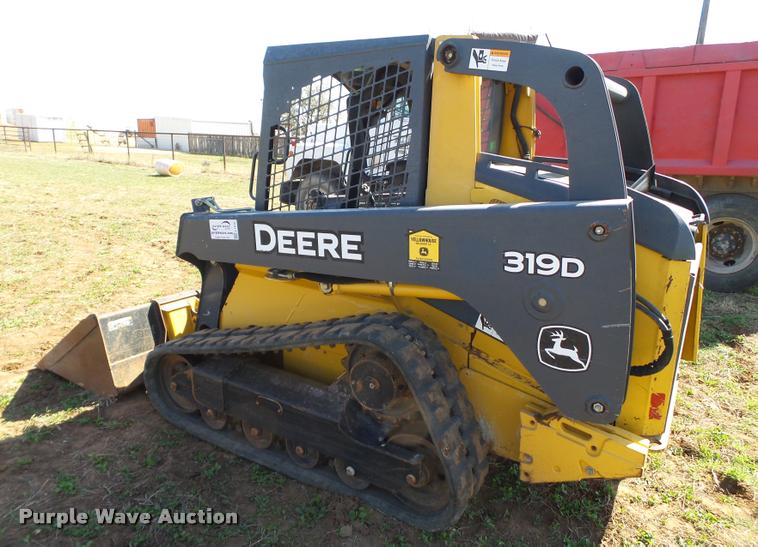image for item L1616 2010 John Deere 319D skid steer