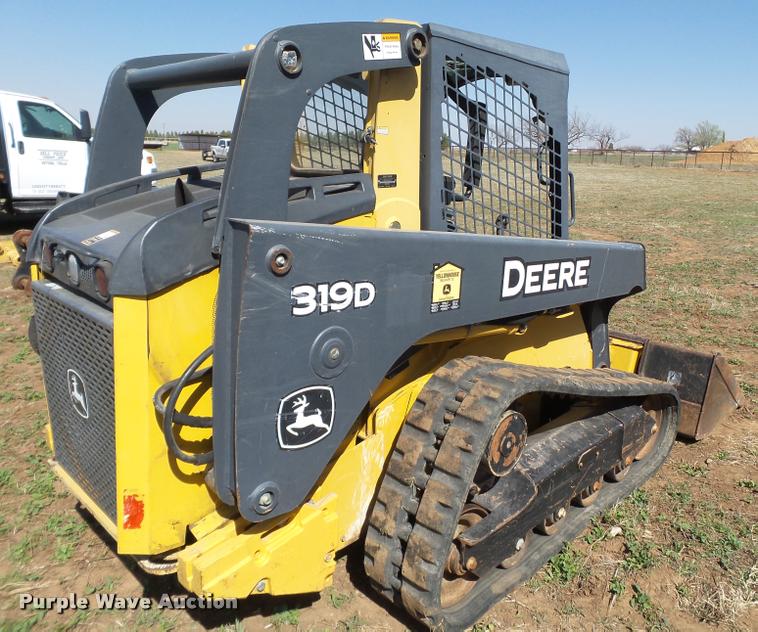 image for item L1616 2010 John Deere 319D skid steer
