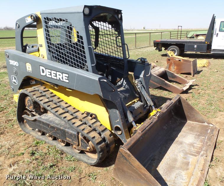 image for item L1616 2010 John Deere 319D skid steer