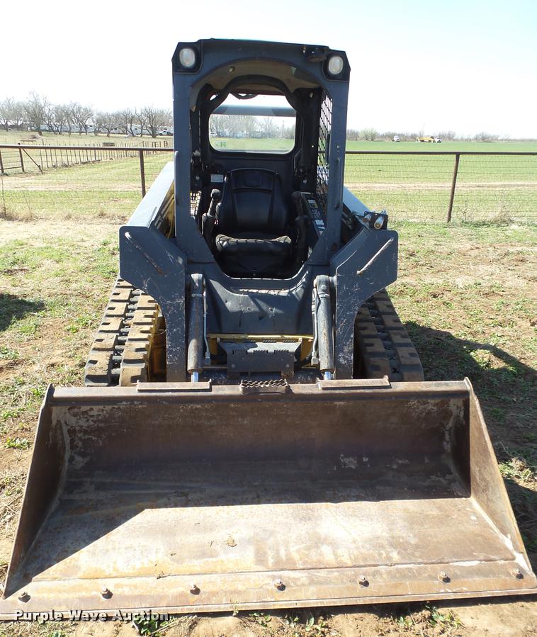 image for item L1616 2010 John Deere 319D skid steer