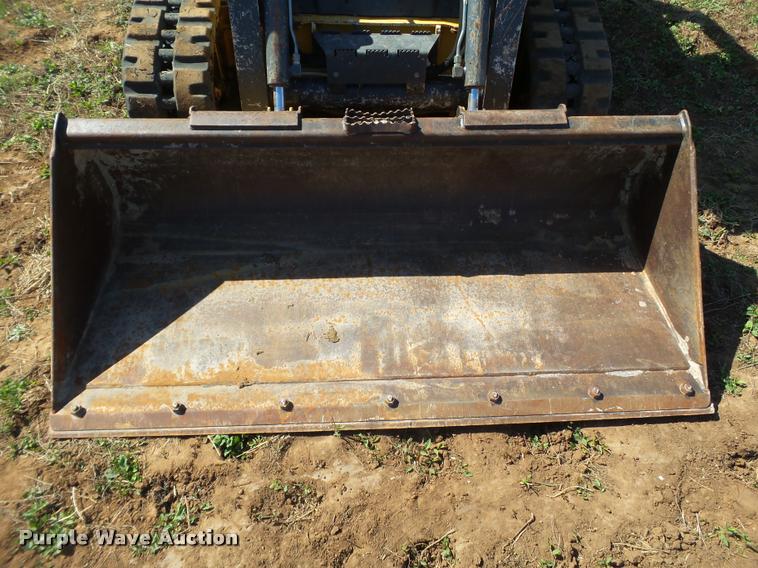 image for item L1616 2010 John Deere 319D skid steer