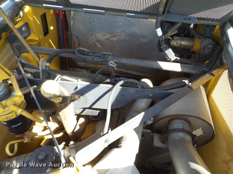 image for item L1616 2010 John Deere 319D skid steer