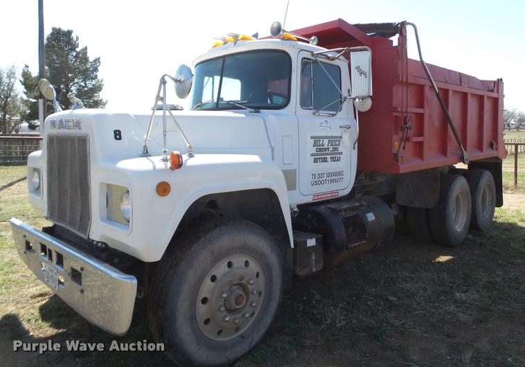 image for item L1617 1986 Mack R688ST dump truck
