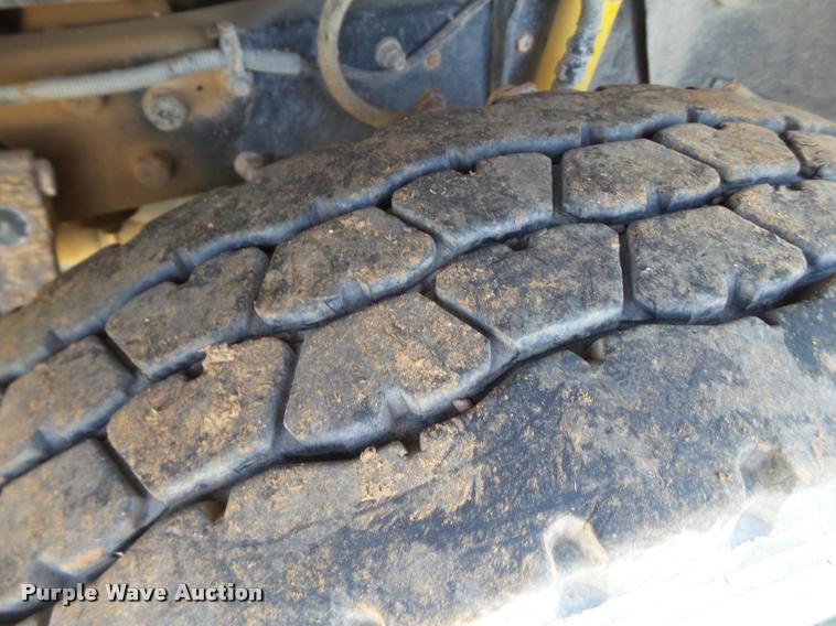 image for item L1617 1986 Mack R688ST dump truck