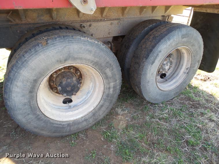 image for item L1617 1986 Mack R688ST dump truck