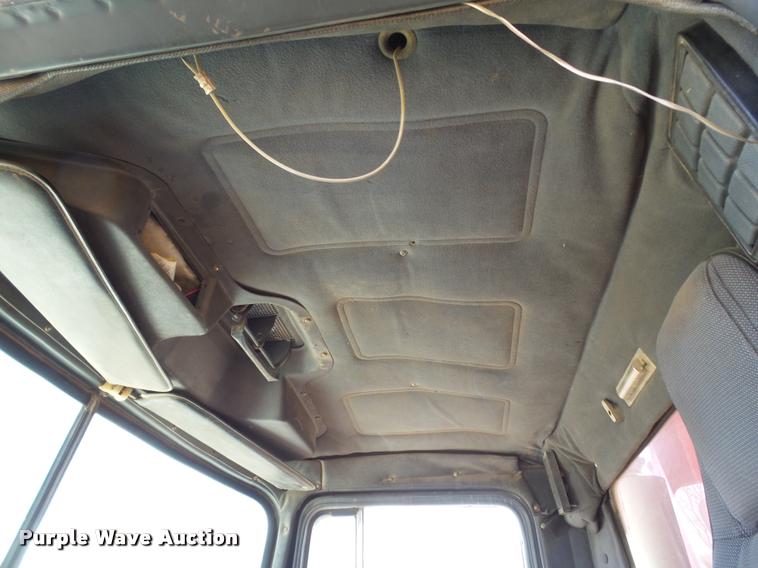 image for item L1617 1986 Mack R688ST dump truck