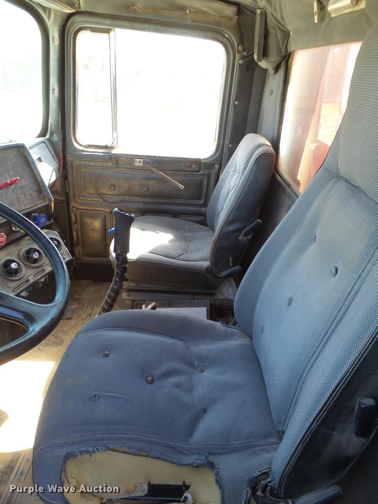 image for item L1617 1986 Mack R688ST dump truck