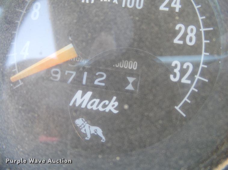 image for item L1617 1986 Mack R688ST dump truck