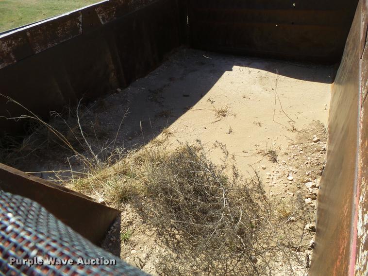 image for item L1617 1986 Mack R688ST dump truck