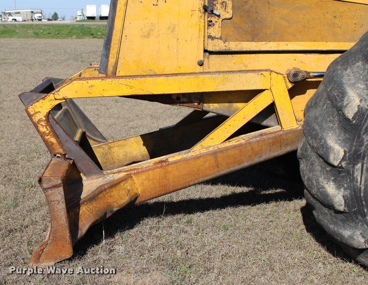 image for item L3028 1985 John Deere 648D skidder