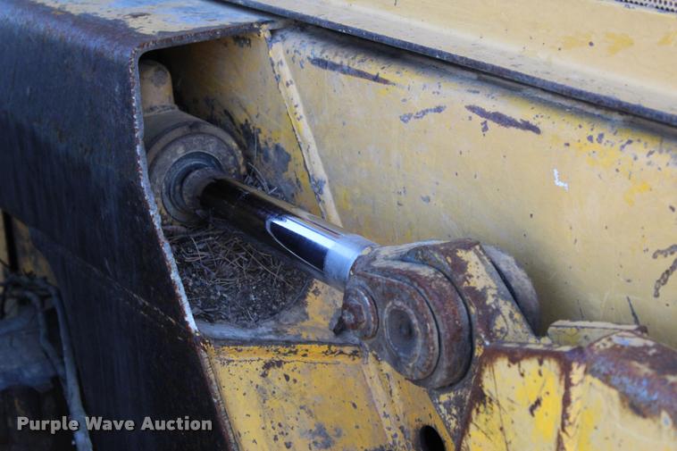 image for item L3028 1985 John Deere 648D skidder