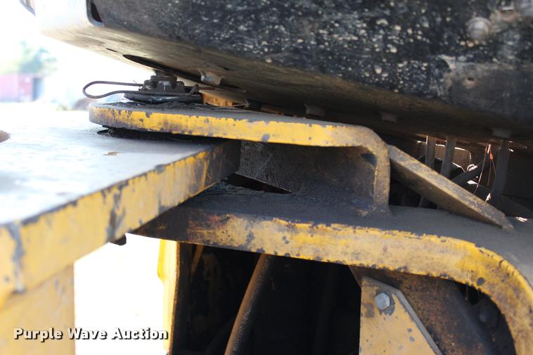 image for item L3028 1985 John Deere 648D skidder