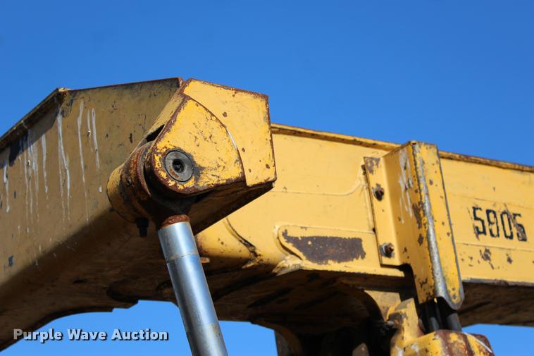 image for item L3028 1985 John Deere 648D skidder