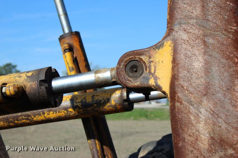 image for item L3028 1985 John Deere 648D skidder