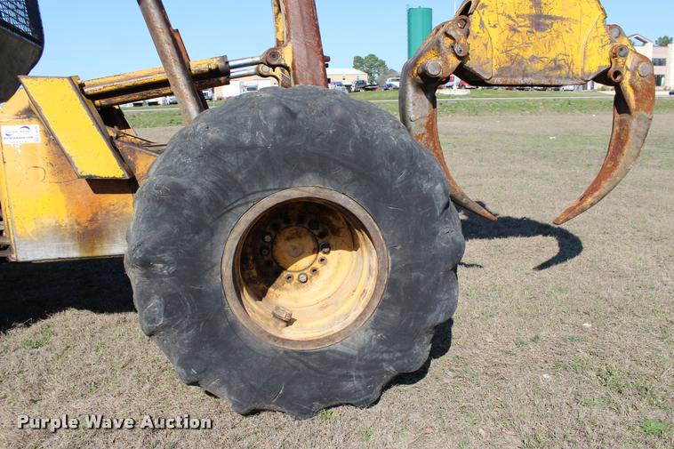 image for item L3028 1985 John Deere 648D skidder