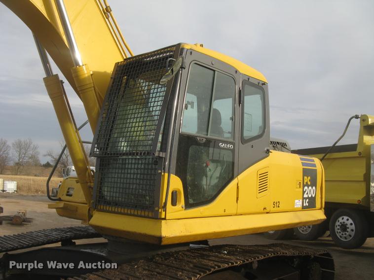image for item L3969 2004 Komatsu PC200LC-7L excavator