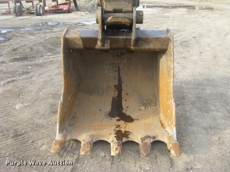 image for item L3969 2004 Komatsu PC200LC-7L excavator