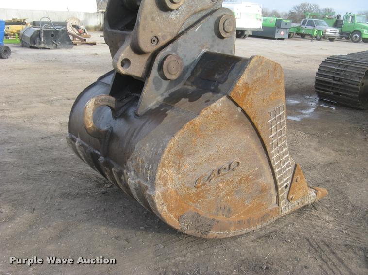 image for item L3969 2004 Komatsu PC200LC-7L excavator
