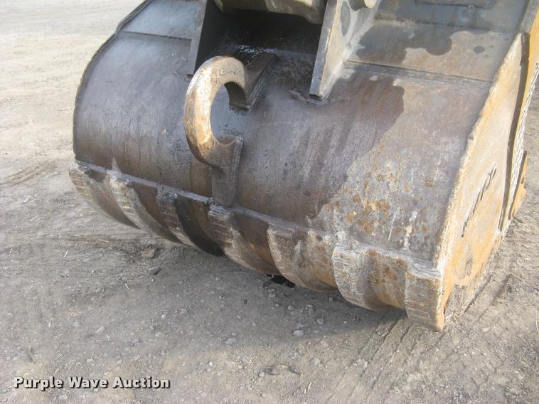 image for item L3969 2004 Komatsu PC200LC-7L excavator