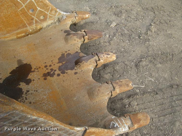 image for item L3969 2004 Komatsu PC200LC-7L excavator