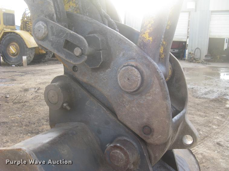 image for item L3969 2004 Komatsu PC200LC-7L excavator